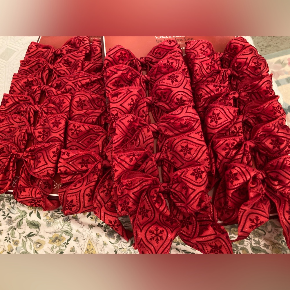 New 24 Red Patterned/Sparkle Wired Christmas Bows approx 4” x 4” $20